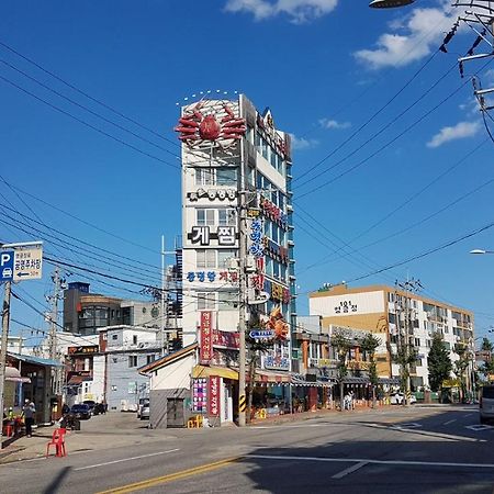 Lighthouse Beach Motel Sokcho Ngoại thất bức ảnh