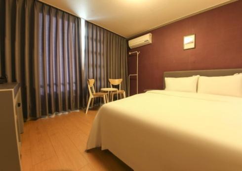 Lighthouse Beach Motel Sokcho Ngoại thất bức ảnh